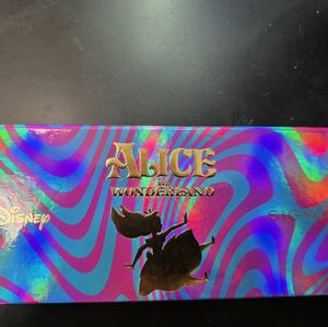 Alice in Wonderland Makeup Palette - Holographic Pink & Blue Packaging